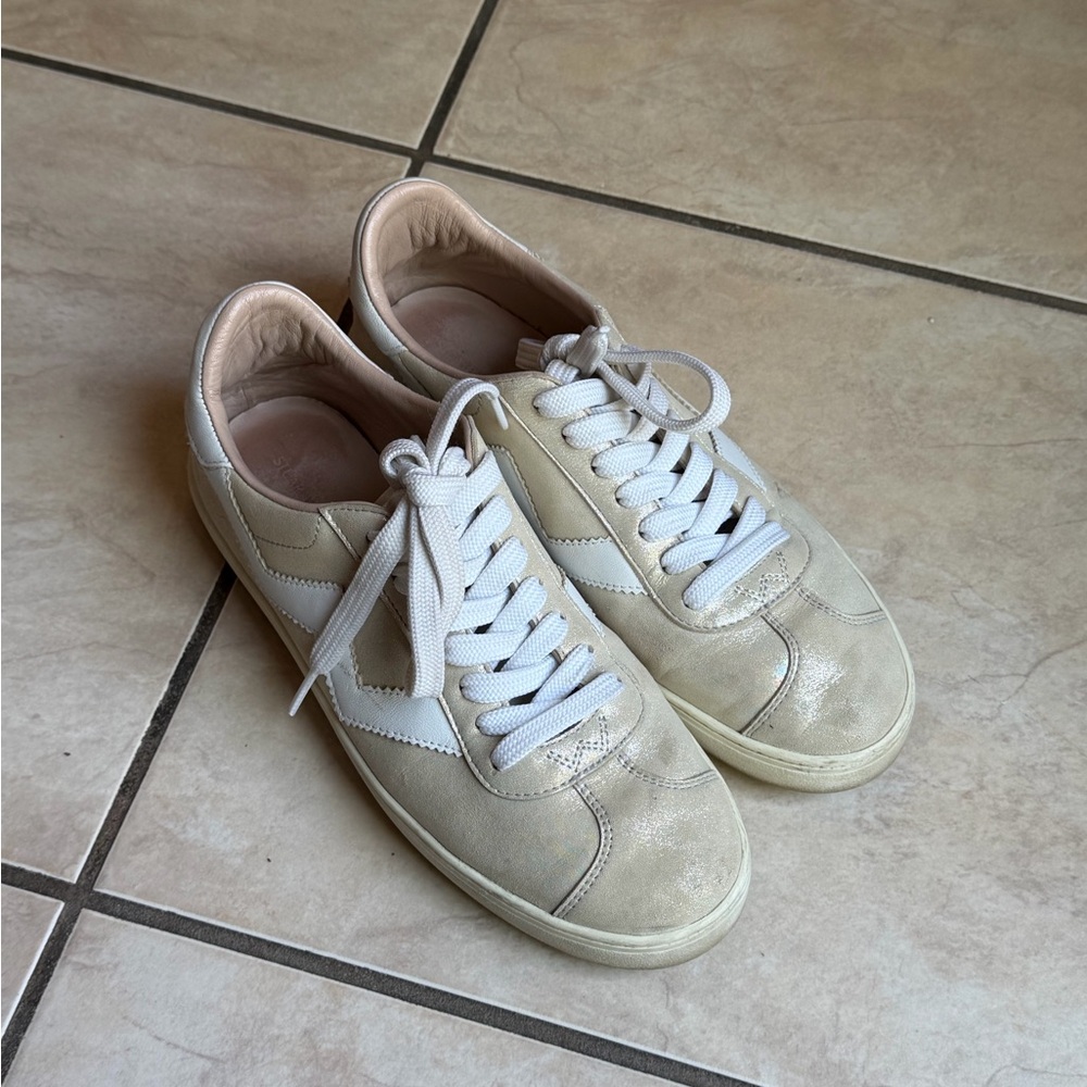 Stuart Weitzman sneakers size 7